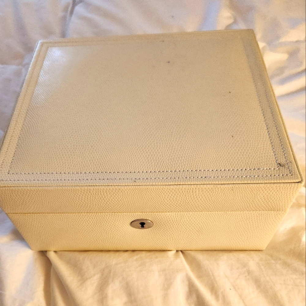 PB McKenna Cream Jewelry Box